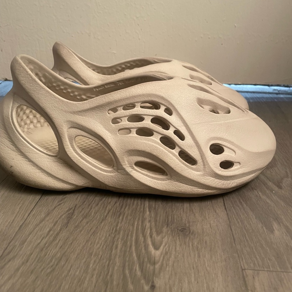 Yezzy Boost Bone colored - Picture 3 of 5